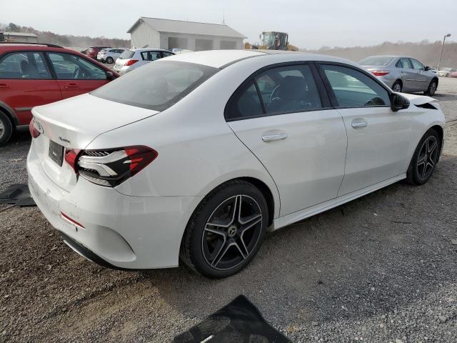 W1K3G4FB3NJ367409 - 2022 MERCEDES-BENZ A 220 4MATIC WHITE photo 3