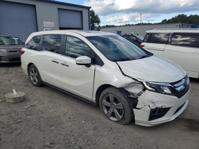 5FNRL6H78JB039621 - 2018 HONDA ODYSSEY EXL WHITE photo 4