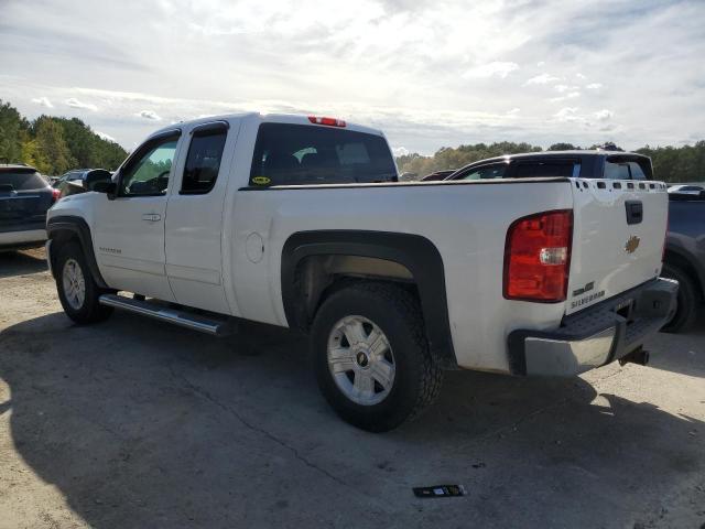 1GCSKSE37AZ206558 - 2010 CHEVROLET SILVERADO K1500 LT WHITE photo 2