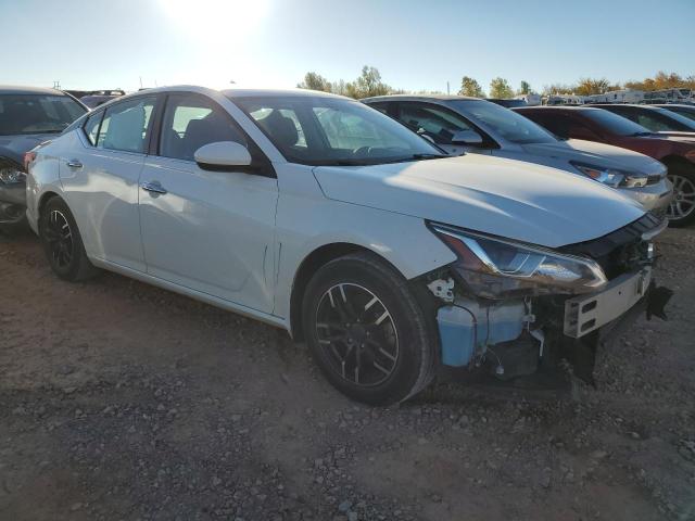 1N4BL4BV5KC250132 - 2019 NISSAN ALTIMA S WHITE photo 4