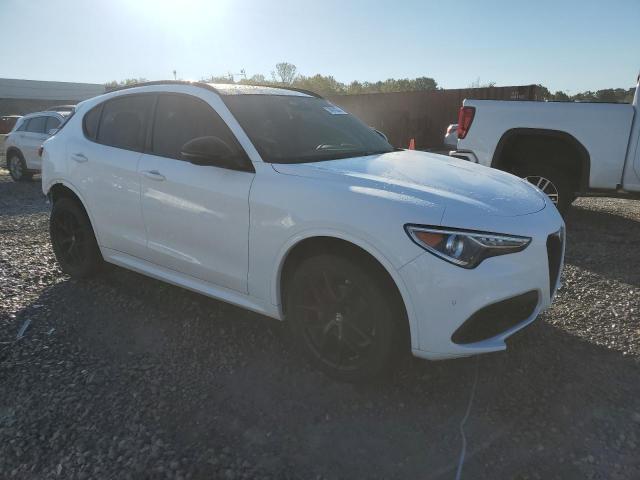 ZASPAKBN1M7D13711 - 2021 ALFA ROMEO STELVIO TI WHITE photo 4