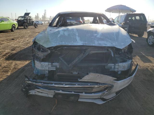 3FA6P0HD8KR115144 - 2019 FORD FUSION SE WHITE photo 5