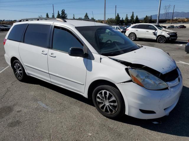 5TDZK23C67S085002 - 2007 TOYOTA SIENNA CE WHITE photo 4