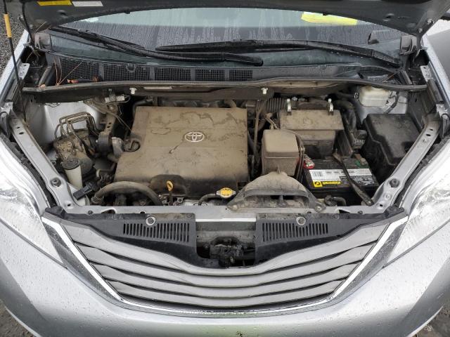 5TDDK3DC8DS061746 - 2013 TOYOTA SIENNA XLE SILVER photo 12