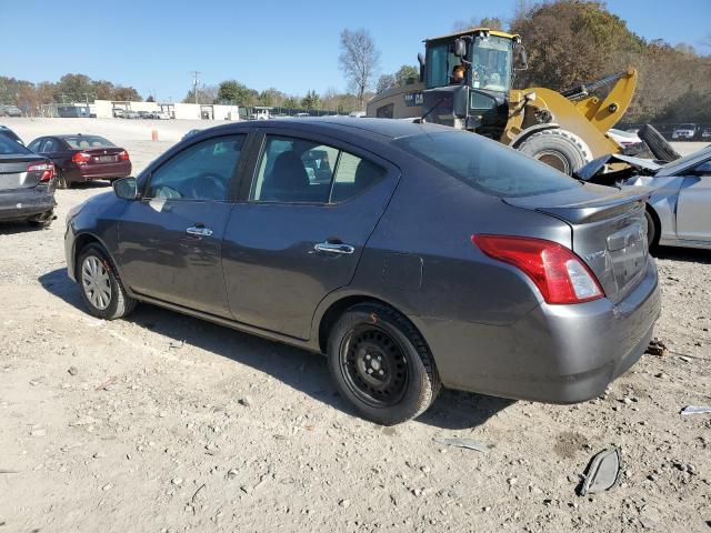 3N1CN7AP0JL882054 - 2018 NISSAN VERSA S GRAY photo 2