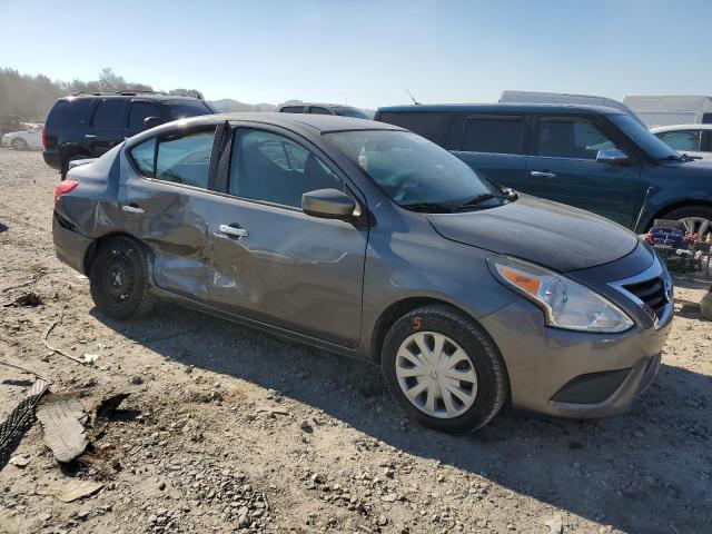 3N1CN7AP0JL882054 - 2018 NISSAN VERSA S GRAY photo 4