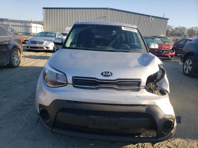 KNDJN2A24J7574675 - 2018 KIA SOUL SILVER photo 5