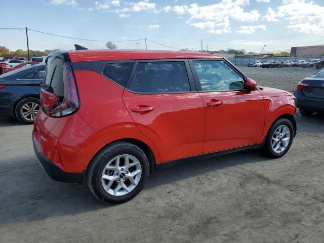 KNDJ23AU6P7203848 - 2023 KIA SOUL LX RED photo 3