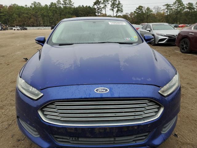 3FA6P0H71GR273133 - 2016 FORD FUSION SE BLUE photo 5