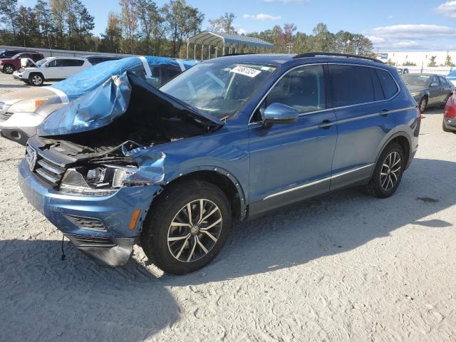 3VV3B7AX1JM195960 - 2018 VOLKSWAGEN TIGUAN SE BLUE photo 1