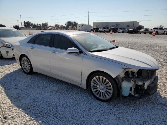 3LN6L2G96DR810090 - 2013 LINCOLN MKZ WHITE photo 4