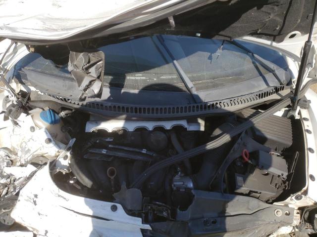 3VWPG3AG6AM015010 - 2010 VOLKSWAGEN NEW BEETLE WHITE photo 11