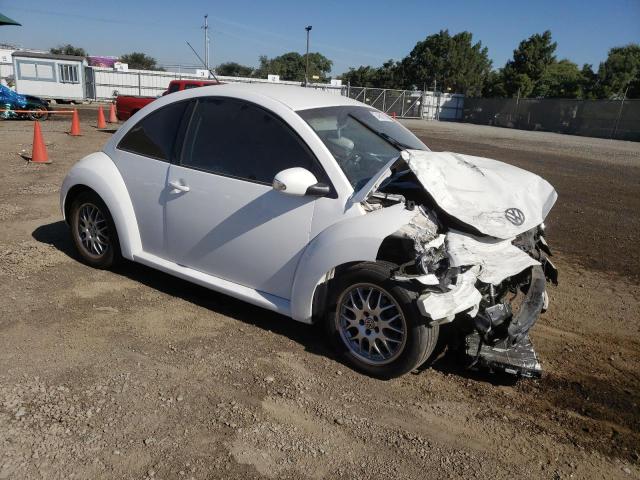 3VWPG3AG6AM015010 - 2010 VOLKSWAGEN NEW BEETLE WHITE photo 4