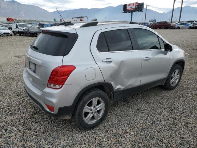 KL7CJPSB1JB608338 - 2018 CHEVROLET TRAX 1LT SILVER photo 3