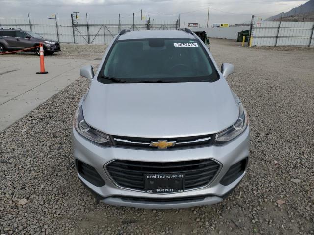 KL7CJPSB1JB608338 - 2018 CHEVROLET TRAX 1LT SILVER photo 5