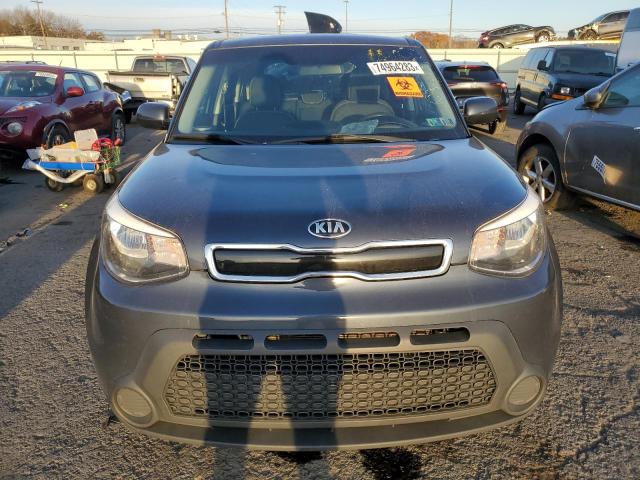 KNDJP3A50F7180351 - 2015 KIA SOUL + GRAY photo 5