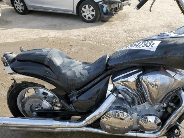 JH2SC6703AK000466 - 2010 HONDA VT1300 CS BLACK photo 5