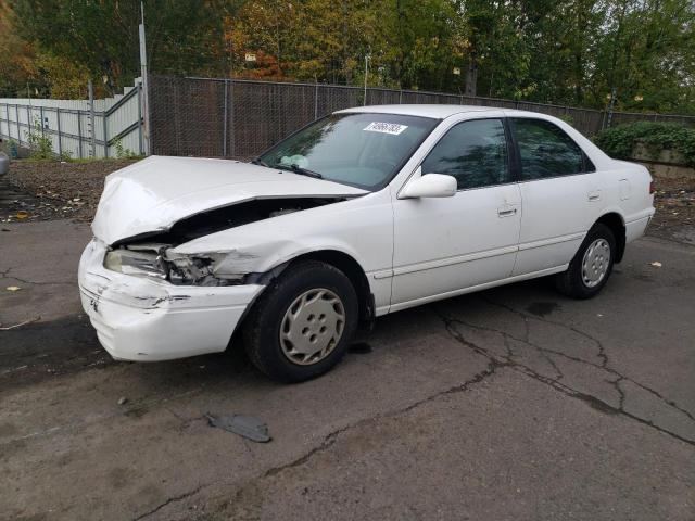 JT2BG22K8W0144346 - 1998 TOYOTA CAMRY CE WHITE photo 1