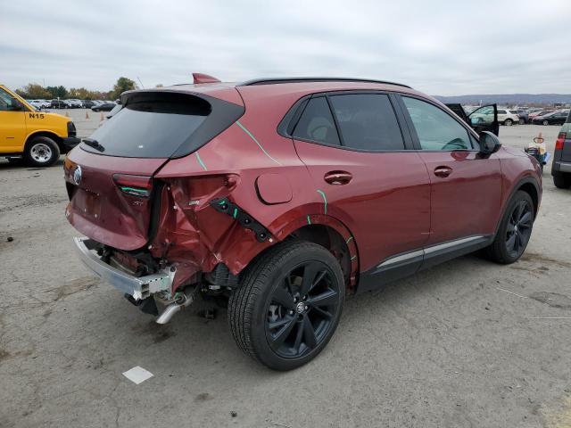 LRBFZPR46PD051325 - 2023 BUICK ENVISION ESSENCE كستنائي صورة 3