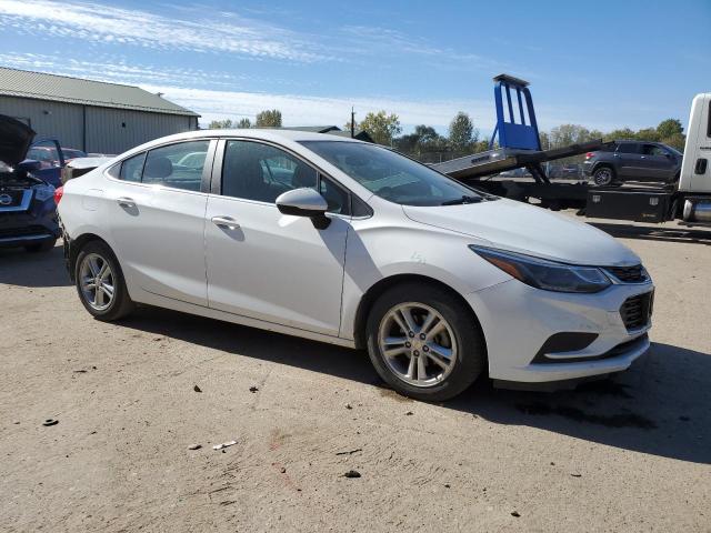 1G1BE5SM9H7201592 - 2017 CHEVROLET CRUZE LT WHITE photo 4