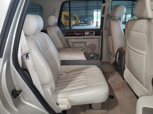 5LMFU27R44LJ21559 - 2004 LINCOLN NAVIGATOR ოქროსფერი ფოტო 11