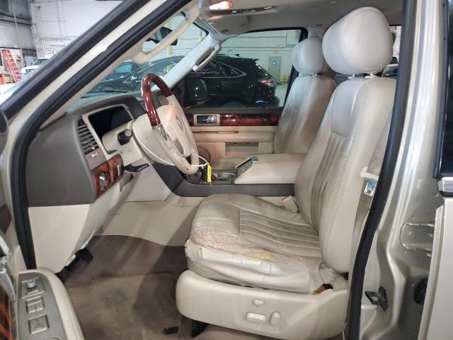 5LMFU27R44LJ21559 - 2004 LINCOLN NAVIGATOR ოქროსფერი ფოტო 7