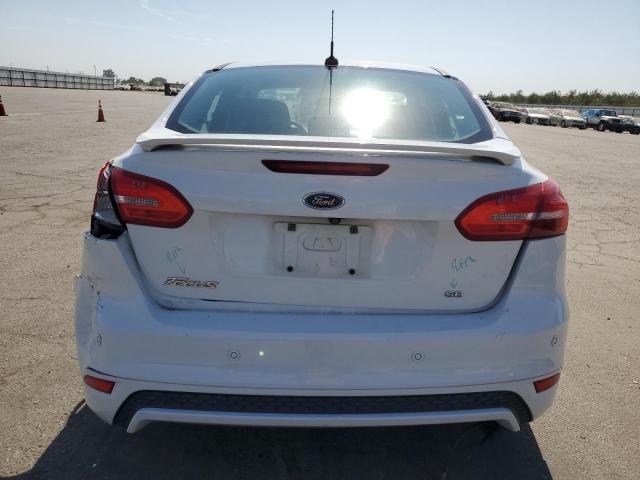 1FADP3F22FL375621 - 2015 FORD FOCUS SE WHITE photo 6