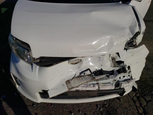 JTLZE4FE7CJ024446 - 2012 TOYOTA SCION XB WHITE photo 11