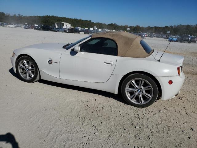 4USBT53554LU08402 - 2004 BMW Z4 3.0 WHITE photo 2