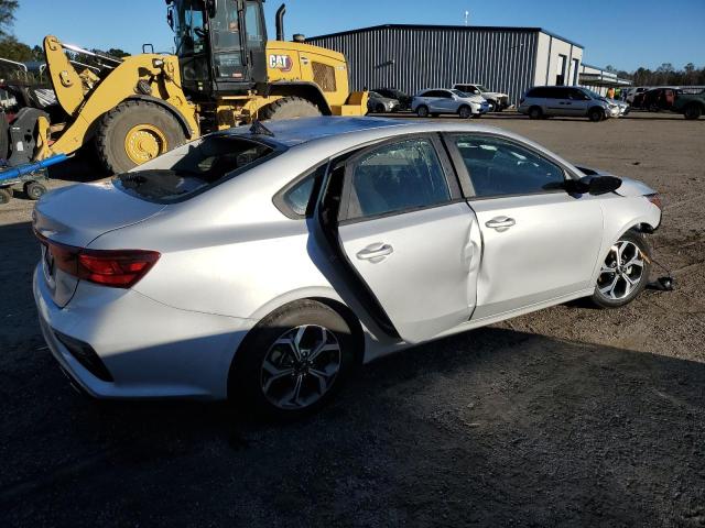 3KPF24AD7ME363373 - 2021 KIA FORTE FE SILVER photo 3