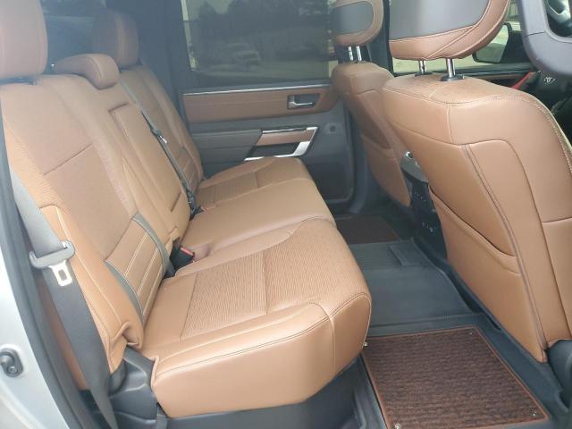 5TFMA5DB7NX004469 - 2022 TOYOTA TUNDRA CREWMAX PLATINUM Silber Foto 10