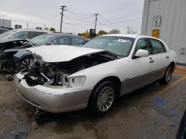 2000 LINCOLN TOWN CAR SIGNATURE, 