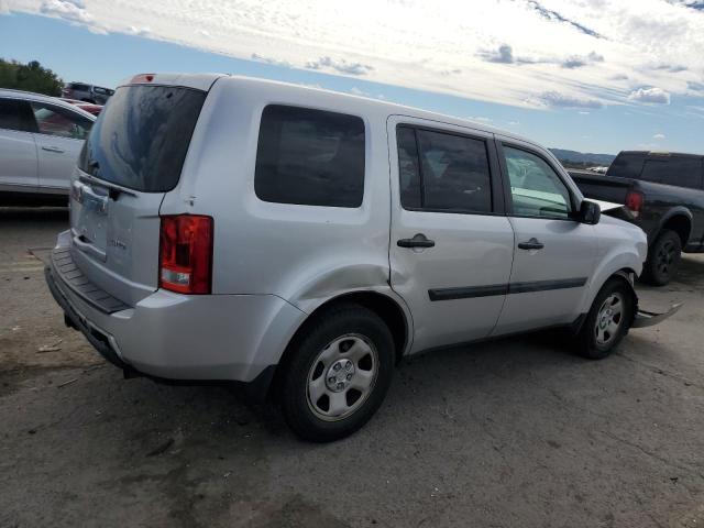 5FNYF4H21BB068438 - 2011 HONDA PILOT LX SILVER photo 3