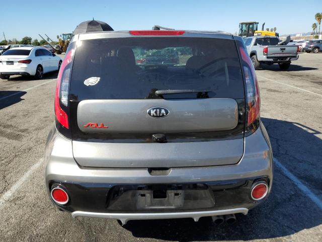 KNDJX3AA7J7533724 - 2018 KIA SOUL ! GRAY photo 6