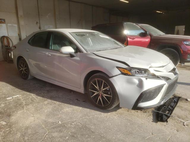 4T1G11AK5PU155658 - 2023 TOYOTA CAMRY SE NIGHT SHADE WHITE photo 4