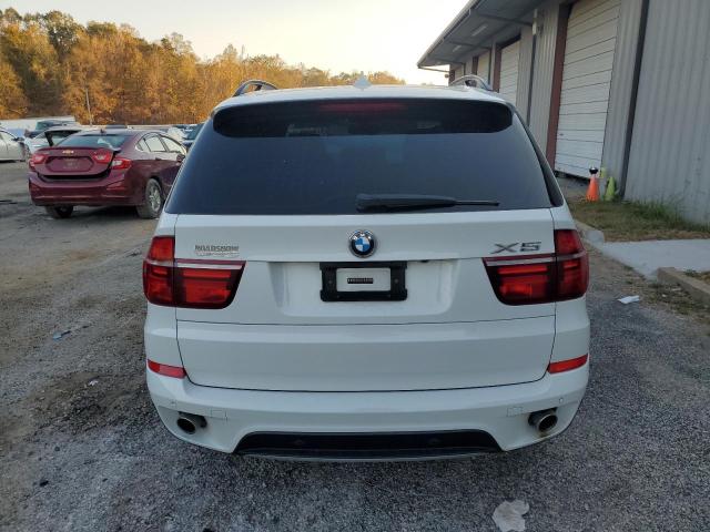 5UXZW0C52BL368712 - 2011 BMW X5 XDRIVE35D WHITE photo 6