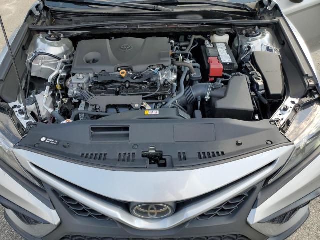 4T1G11AK2RU914348 - 2024 TOYOTA CAMRY SE NIGHT SHADE SILVER photo 11