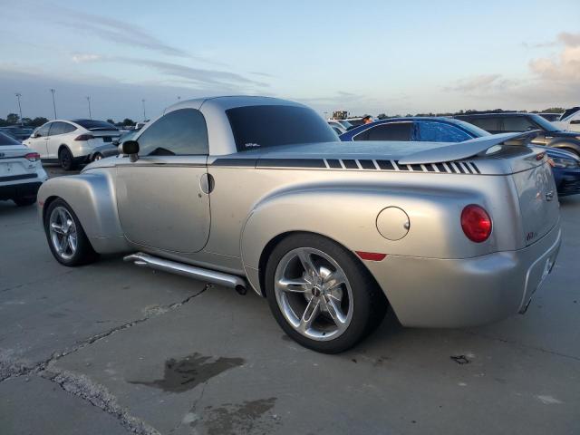 1GCES14P14B105315 - 2004 CHEVROLET SSR 银色 照片 2
