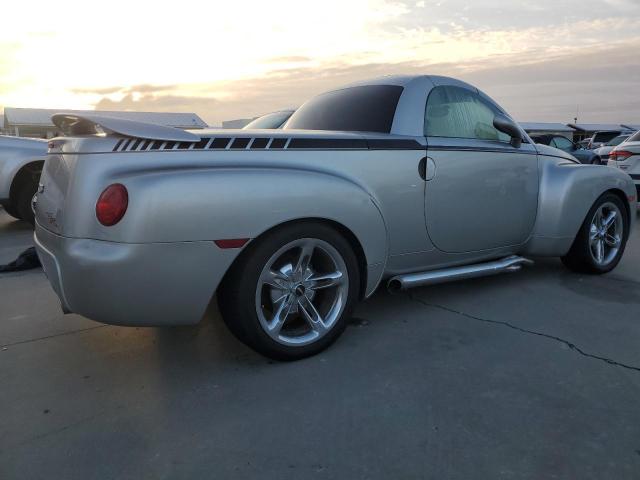1GCES14P14B105315 - 2004 CHEVROLET SSR 银色 照片 3