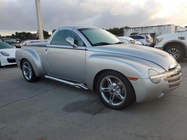 1GCES14P14B105315 - 2004 CHEVROLET SSR 银色 照片 4