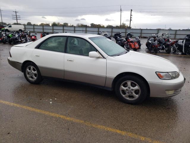 JT8BF28G2W5033662 - 1998 LEXUS ES 300 WHITE photo 4