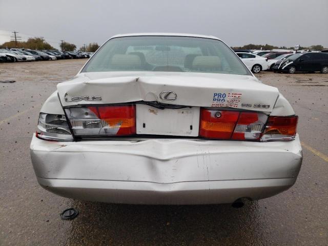 JT8BF28G2W5033662 - 1998 LEXUS ES 300 WHITE photo 6