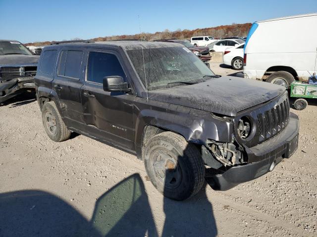 1C4NJPFB5GD526938 - 2016 JEEP PATRIOT LATITUDE BLACK photo 4