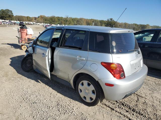 JTKKT624750124513 - 2005 TOYOTA SCION XA SILVER photo 2