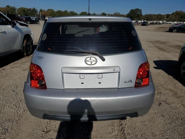 JTKKT624750124513 - 2005 TOYOTA SCION XA SILVER photo 6