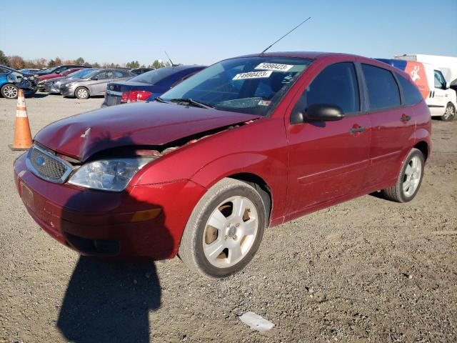 3FAFP37N05R138322 - 2005 FORD FOCUS ZX5 RED photo 1