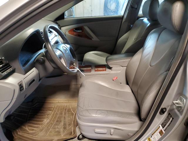 4T1BK3EK9AU100554 - 2010 TOYOTA CAMRY SE SILVER photo 7