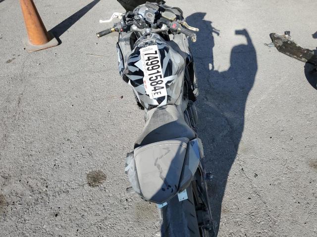 JKAEXEJ19HDA01932 - 2017 KAWASAKI EX650 J შავი ფოტო 6