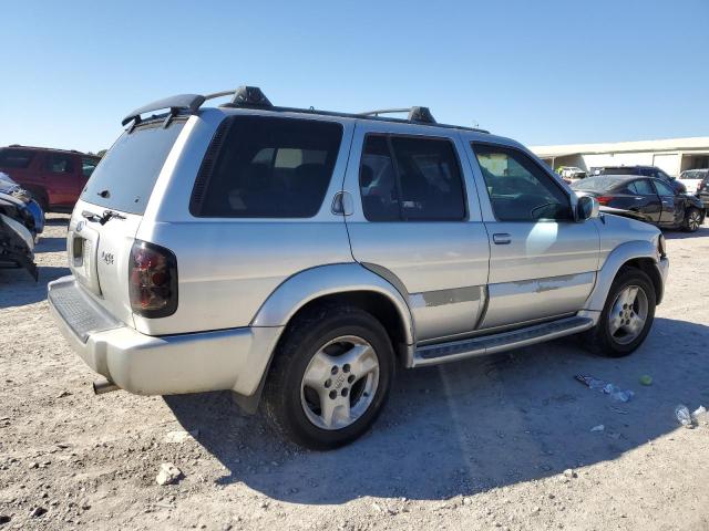 JNRDR09Y43W300240 - 2003 INFINITI QX4 SILVER photo 3