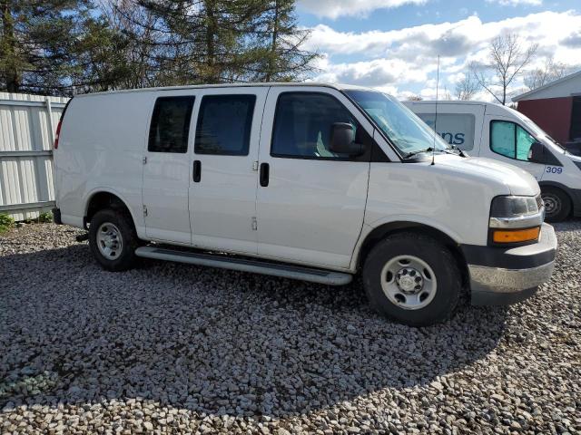 1GCWGAFG2J1903830 - 2018 CHEVROLET EXPRESS G2 WHITE photo 4